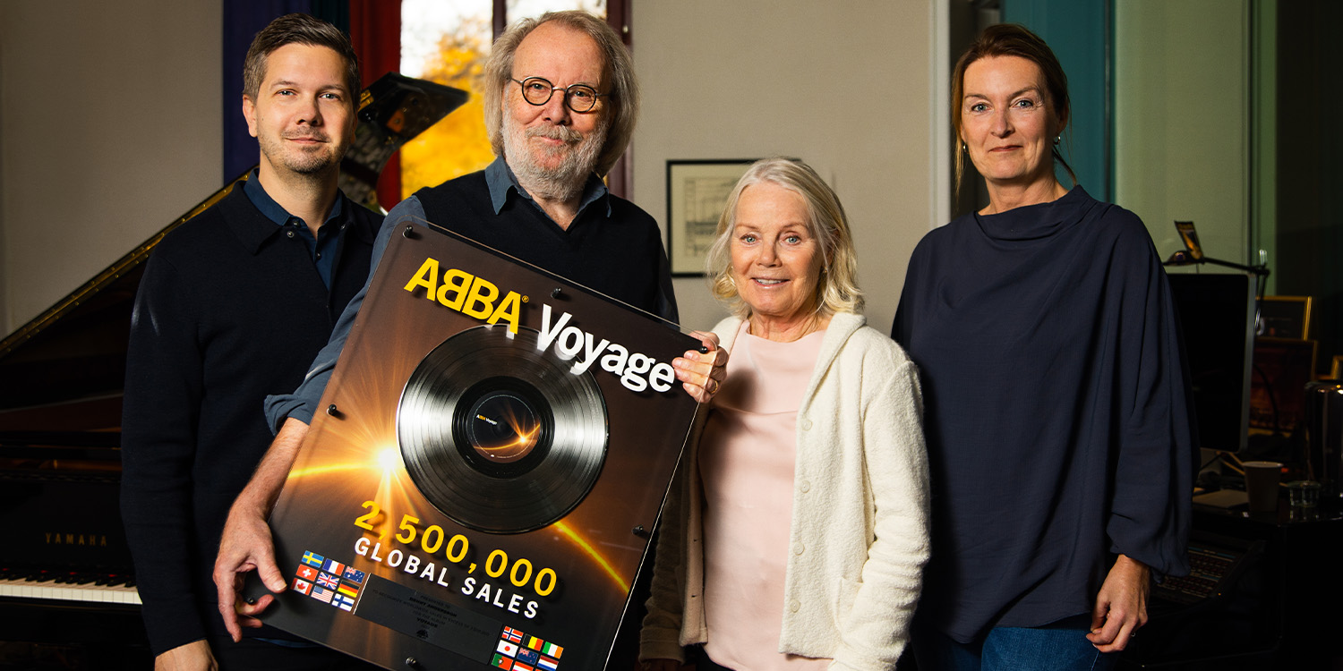 Abba celebrate 2,5 million copies of voyage worldwide